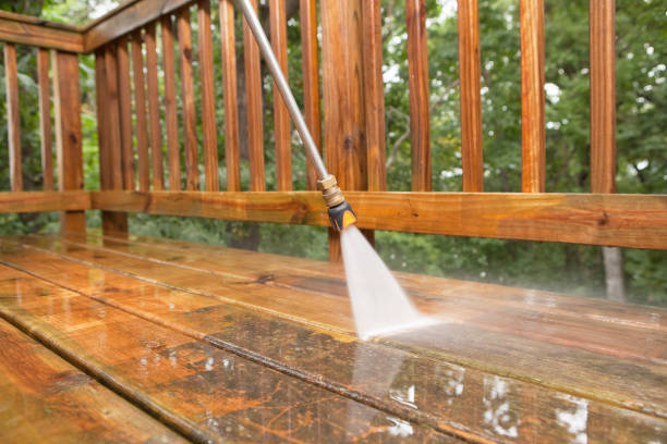 Best Driveway Pressure Washing  in Waukegan, IL